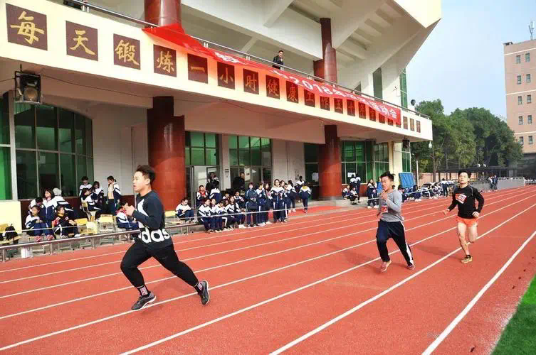 力量小应该用什么网球拍